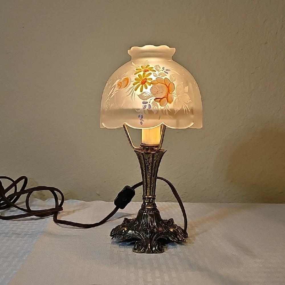 Vintage Floral Glass Lantern SIZE 9x5in